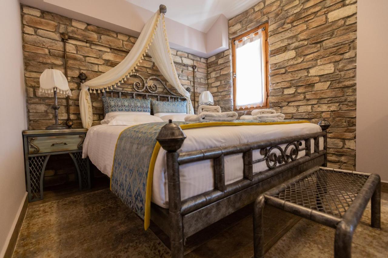 Maria's Boutique Rooms Corinthe Chambre photo