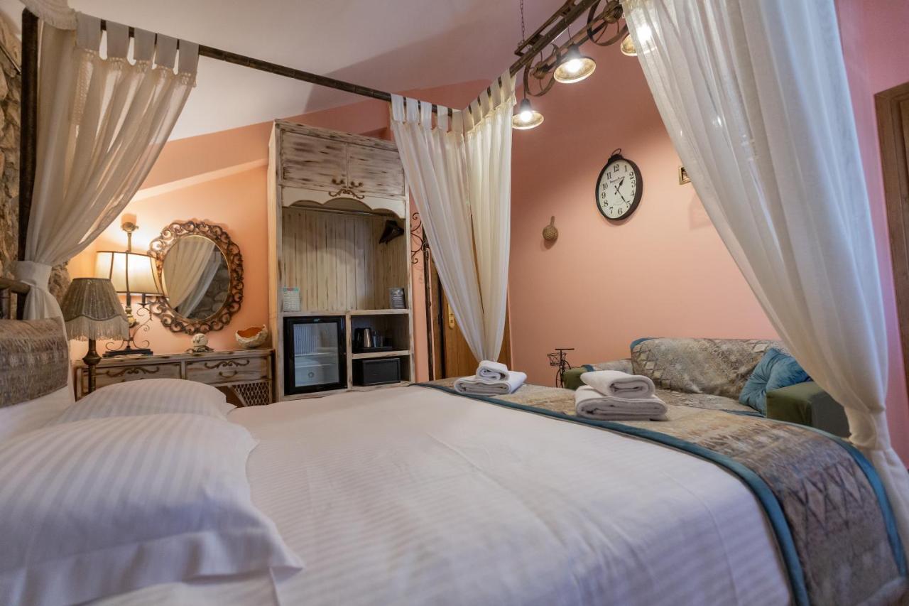 Maria's Boutique Rooms Corinthe Chambre photo