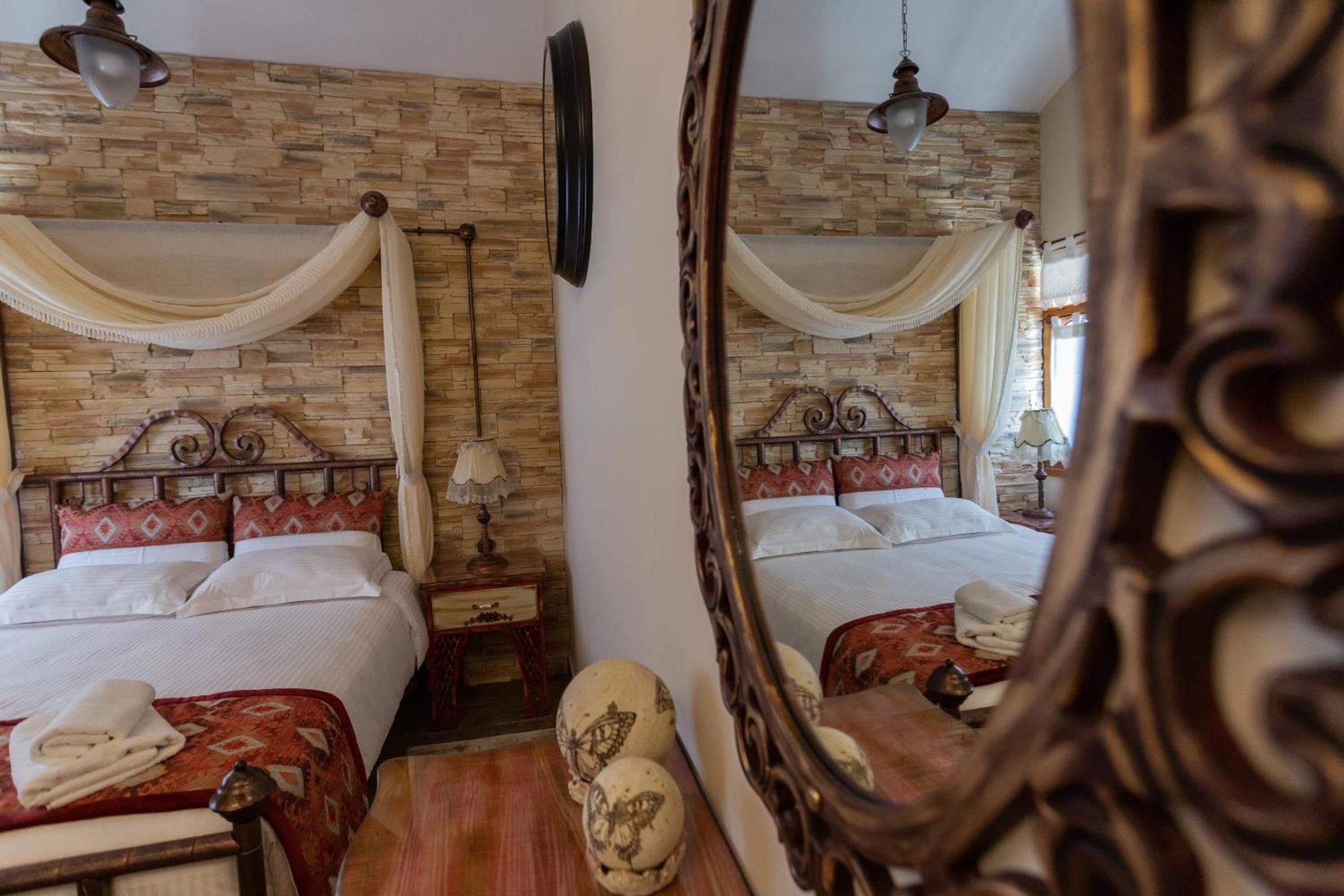 Maria's Boutique Rooms Corinthe Chambre photo